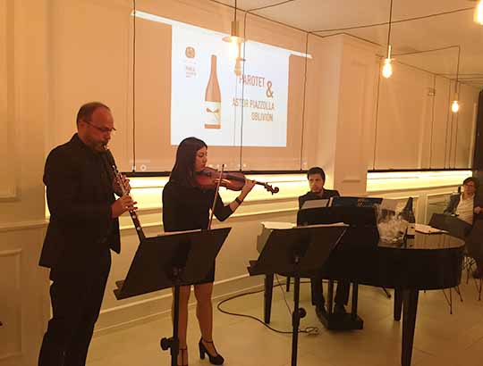 La II Cata musical 5 Sentits marida la temporada de la Orquestra Simfònica Caixa Ontinyent con vinos Celler del Roure
