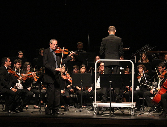 La Orquestra Simfònica Caixa Ontinyent interpreta Beethoven y Korsakov en un estreno de temporada marcada por el alto nivel