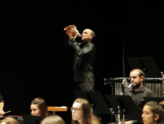 Salvador Brotons dirige a la Orquesta ATRIVM en un rompedor concierto de estilo contemporáneo