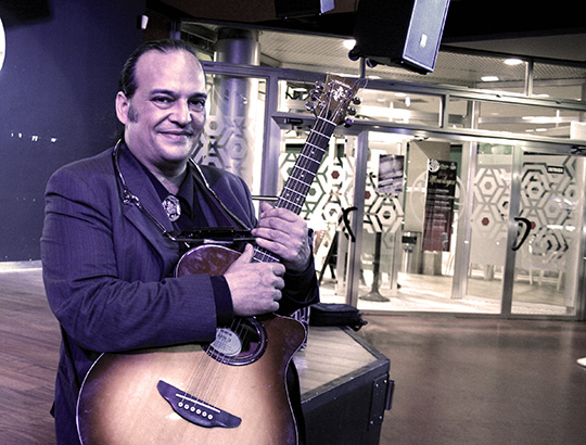Javier Urquijo (Los Secretos) actuará en la Sala Bamboo en el Festival Ochenteando