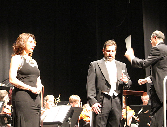 La Orquestra Simfònica Caixa Ontinyent consigue acercar la ópera a todos los públicos en el segundo concierto de la temporada